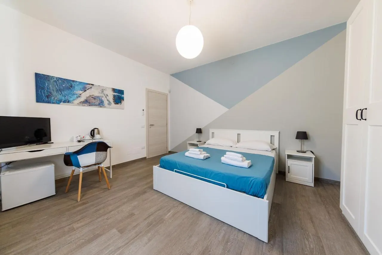 Blue Apartment Messina 0*,